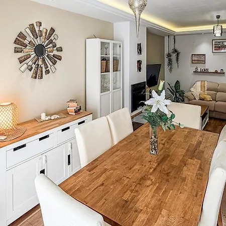 דירה 2 Bedroom In קוניל דה לה פרונטרה