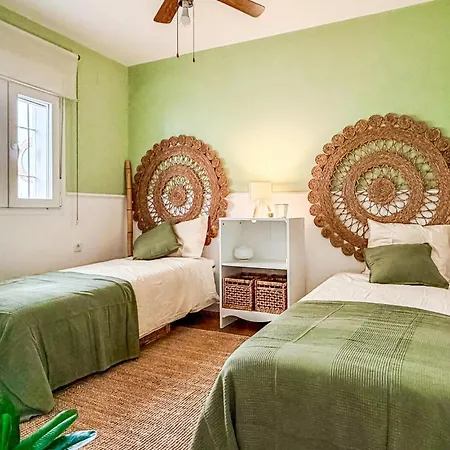 2 Bedroom In * קוניל דה לה פרונטרה
